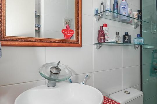 Banheiro da Suíte de apartamento à venda com 3 quartos, 110m² em Passo D’areia, Porto Alegre