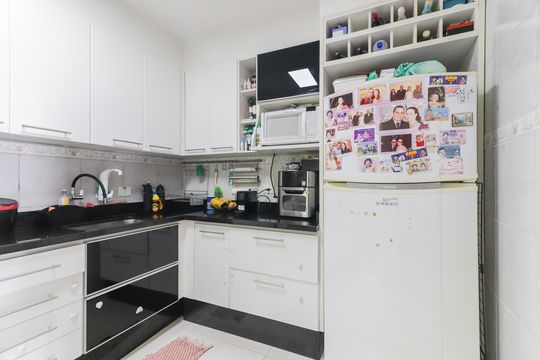 Cozinha de casa de condomínio à venda com 3 quartos, 125m² em Vila Butantã, São Paulo