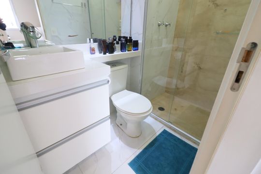 Banheiro Social de apartamento à venda com 2 quartos, 55m² em Continental, Osasco