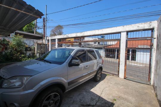 Garagem de casa à venda com 2 quartos, 400m² em Jardim Umarizal, São Paulo