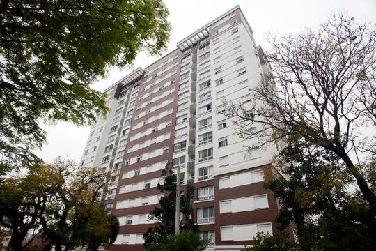 Fachada de apartamento à venda com 2 quartos, 64m² em Santana, Porto Alegre