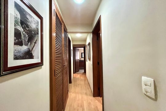 Corredor de apartamento à venda com 4 quartos, 216m² em Vila Mascote, São Paulo