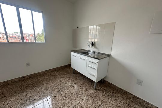 Sala/Cozinha de apartamento para alugar com 1 quarto, 28m² em Vila do Conde, Barueri