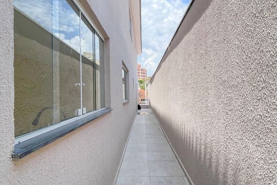 Quintal de casa à venda com 3 quartos, 150m² em Umuarama, Osasco