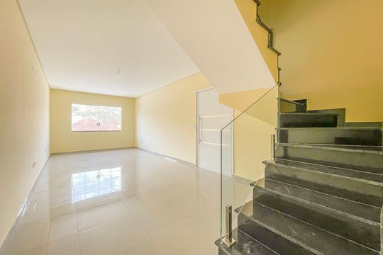 Sala de casa à venda com 3 quartos, 150m² em Umuarama, Osasco