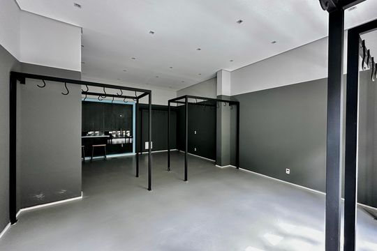 Área comum de kitnet/studio para alugar com 0 quarto, 24m² em Jardim das Acacias, São Paulo