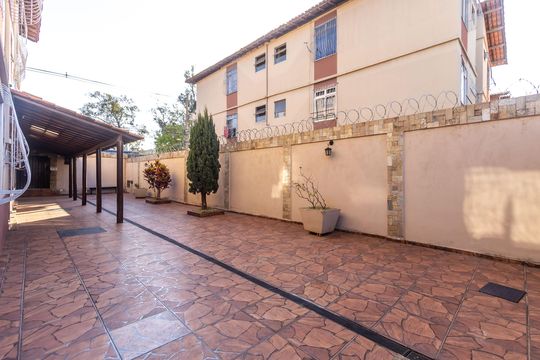Hall de Entrada de apartamento para alugar com 2 quartos, 40m² em Itatiaia, Belo Horizonte