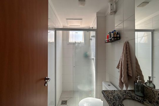 Banheiro de apartamento para alugar com 2 quartos, 44m² em Jardim Iris, São Paulo