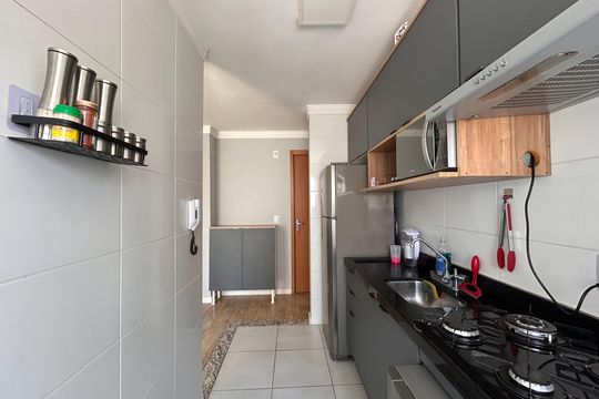 Cozinha de apartamento para alugar com 2 quartos, 44m² em Jardim Iris, São Paulo