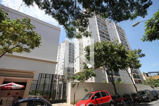 Fachada de apartamento à venda com 3 quartos, 73m² em Cambuci, São Paulo