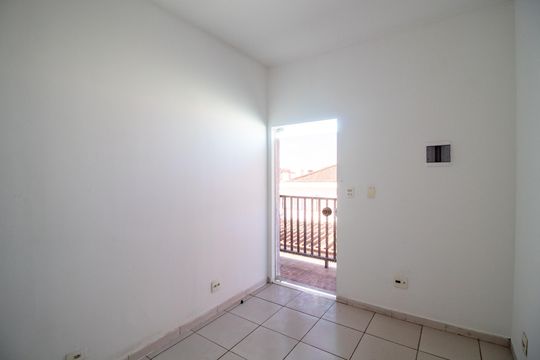 Sala de kitnet/studio para alugar com 1 quarto, 45m² em Jardim Guarau, São Paulo