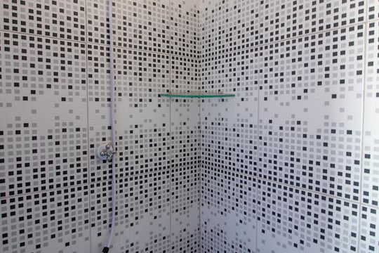 Banheiro Social de kitnet/studio para alugar com 1 quarto, 45m² em Jardim Guarau, São Paulo