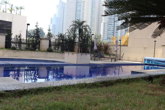 Área comum - Piscina de apartamento à venda com 2 quartos, 65m² em Alphaville Empresarial, Barueri