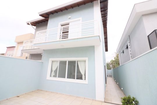 Garagem de casa à venda com 3 quartos, 162m² em Conceicao, Osasco