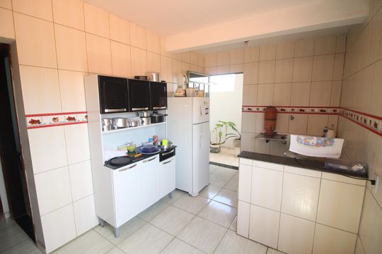 Cozinha de casa à venda com 2 quartos, 100m² em Solar do Barreiro, Belo Horizonte