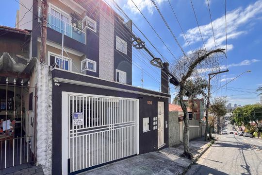 Fachada + plaquinha de apartamento para alugar com 2 quartos, 104m² em Santa Maria, Santo André