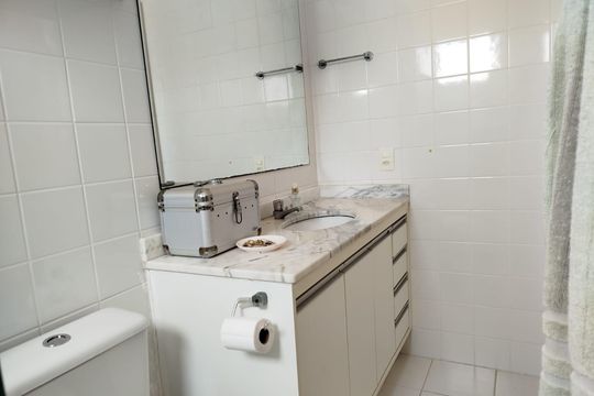 Banheiro 1 de casa de condomínio à venda com 3 quartos, 80m² em Loteamento Alphaville, Campinas