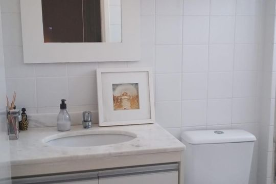Banheiro 2 de casa de condomínio à venda com 3 quartos, 80m² em Loteamento Alphaville, Campinas