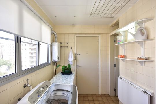 Área de Serviço de apartamento à venda com 3 quartos, 157m² em Real Parque, São Paulo