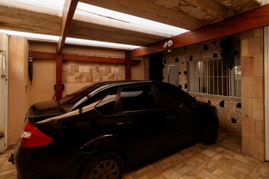 Garagem de casa à venda com 3 quartos, 160m² em Vila Gustavo, São Paulo