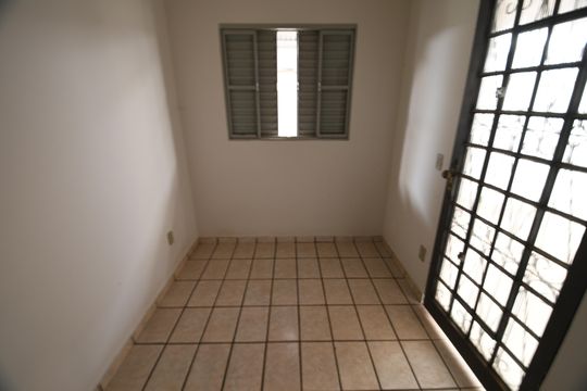 Quarto de Serviço de casa à venda com 3 quartos, 280m² em Cidade Universitária, Campinas