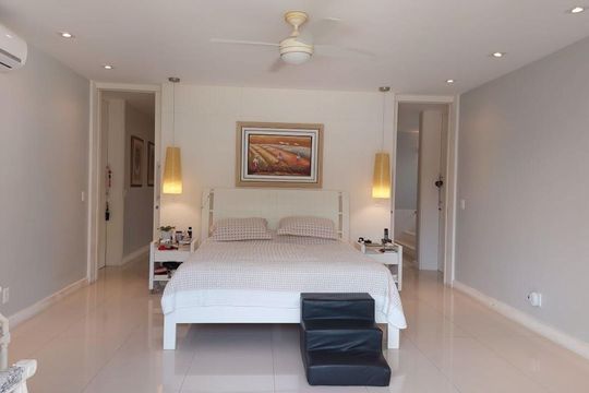 Casa à venda com 4 quartos, 1500m² em Barra da Tijuca, Rio de Janeiro