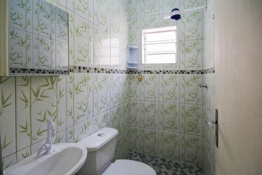 Banheiro Social de casa para alugar com 1 quarto, 40m² em Vila Santa Edwiges, São Paulo