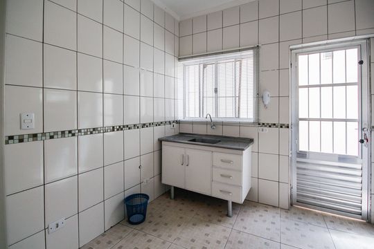 Sala/Cozinha de casa para alugar com 1 quarto, 40m² em Vila Santa Edwiges, São Paulo