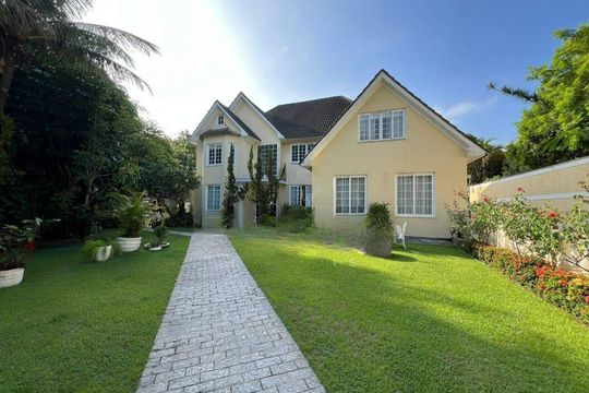 Casa à venda com 5 quartos, 650m² em Recreio dos Bandeirantes, Rio de Janeiro