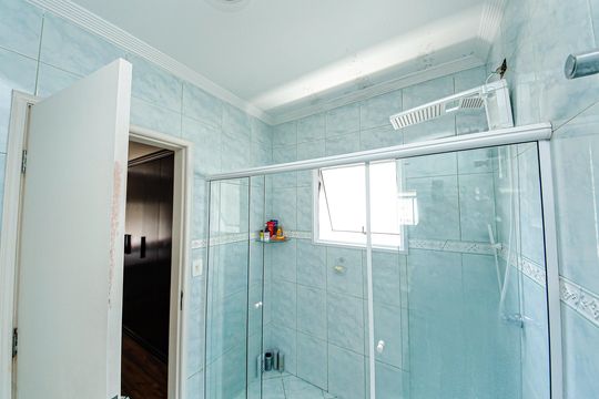 Banheiro Suíte de casa à venda com 4 quartos, 230m² em Vila Lucia, São Paulo