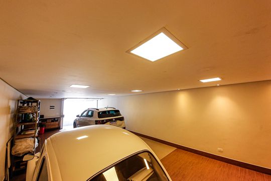 Garagem de casa à venda com 4 quartos, 230m² em Vila Lucia, São Paulo