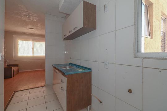 Cozinha de apartamento à venda com 2 quartos, 42m² em Sarandi, Porto Alegre