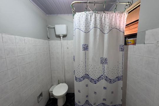 Banheiro Social de casa à venda com 1 quarto, 400m² em Feitoria, São Leopoldo