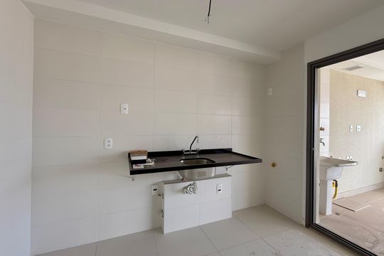 Cozinha de apartamento à venda com 2 quartos, 77m² em Campo Belo, São Paulo