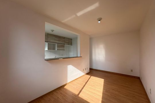 Sala de apartamento à venda com 2 quartos, 50m² em Parque São Vicente, Mauá