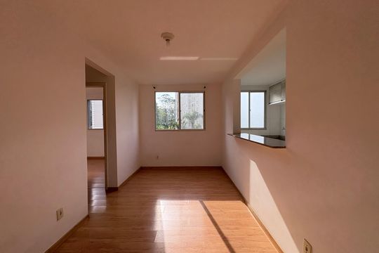 Sala de apartamento à venda com 2 quartos, 50m² em Parque São Vicente, Mauá