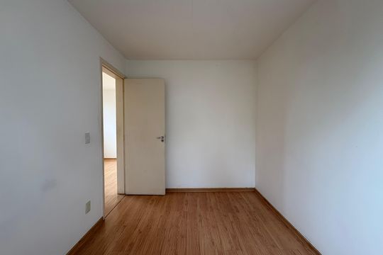 Quarto 2 de apartamento à venda com 2 quartos, 50m² em Parque São Vicente, Mauá