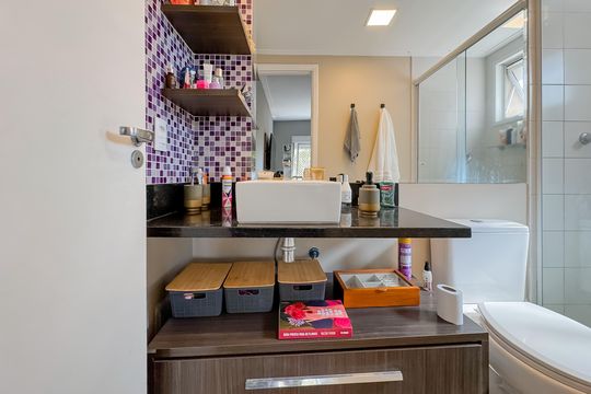 Banheiro da Suíte de apartamento para alugar com 2 quartos, 64m² em Cambuci, São Paulo