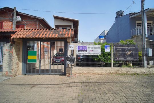 Fachada de casa à venda com 4 quartos, 200m² em Canudos, Novo Hamburgo