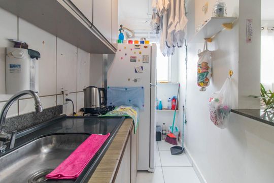 Cozinha de apartamento à venda com 2 quartos, 47m² em Partenon, Porto Alegre