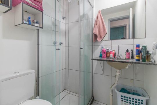Banheiro Social de apartamento à venda com 2 quartos, 47m² em Partenon, Porto Alegre