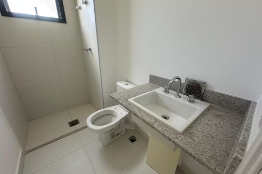 Banheiro da Suíte de apartamento à venda com 3 quartos, 70m² em Alphaville, Barueri