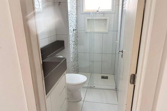 Banheiro de apartamento para alugar com 2 quartos, 53m² em Vila Ipe, Hortolândia