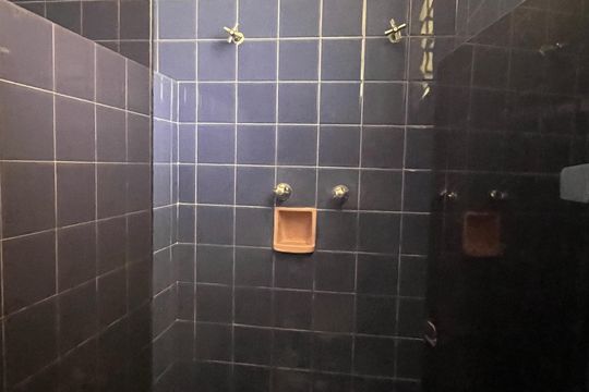 Banheiro 2 de casa para alugar com 2 quartos, 213m² em Nova Campinas, Campinas