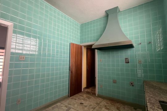 Cozinha de casa para alugar com 2 quartos, 213m² em Nova Campinas, Campinas