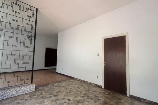 Sala 2 de casa para alugar com 2 quartos, 213m² em Nova Campinas, Campinas