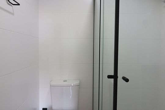 Banheiro Social de kitnet/studio para alugar com 1 quarto, 40m² em Centro, São Bernardo do Campo