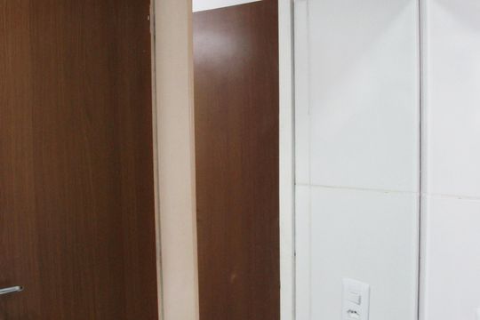 Banheiro Social de apartamento à venda com 2 quartos, 44m² em Vila Galvão, Guarulhos