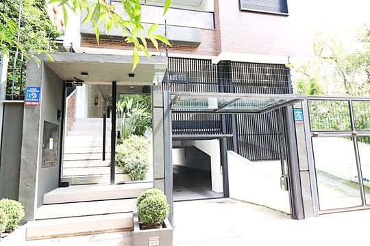 Fachada de apartamento à venda com 2 quartos, 82m² em São João, Porto Alegre
