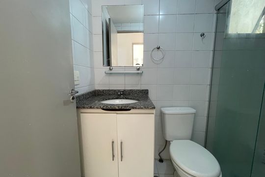 Banheiro Social de apartamento para alugar com 3 quartos, 68m² em Jardim das Vertentes, São Paulo